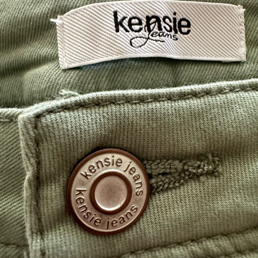 Women’s Kenzie Jean shorts - Picture 2 of 8